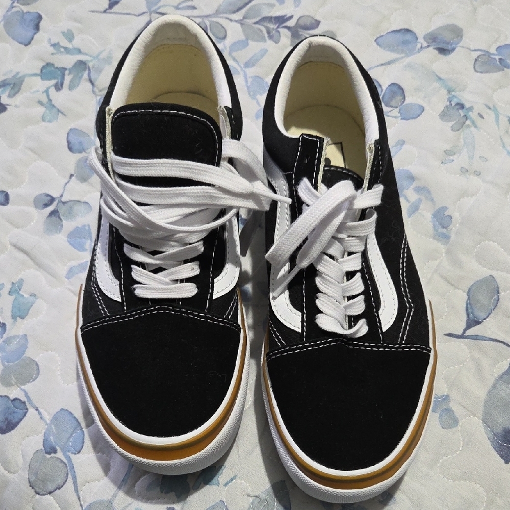 Vans Black and White Platform Sneakers with Brown Accents - Picture 2 of 5